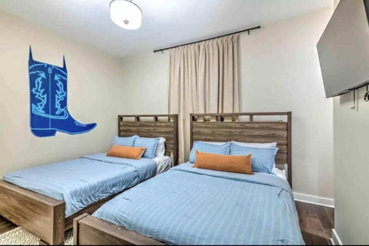 Luxury Four-Story Home, Rooftop Deck With Views, Pingpong! Sleeps 12! Nashville Exteriör bild