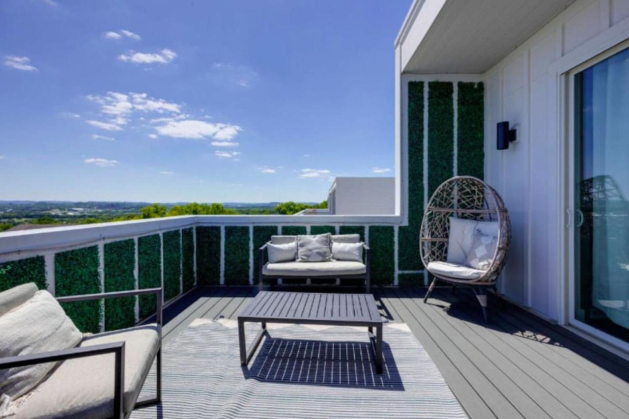 Luxury Four-Story Home, Rooftop Deck With Views, Pingpong! Sleeps 12! Nashville Exteriör bild