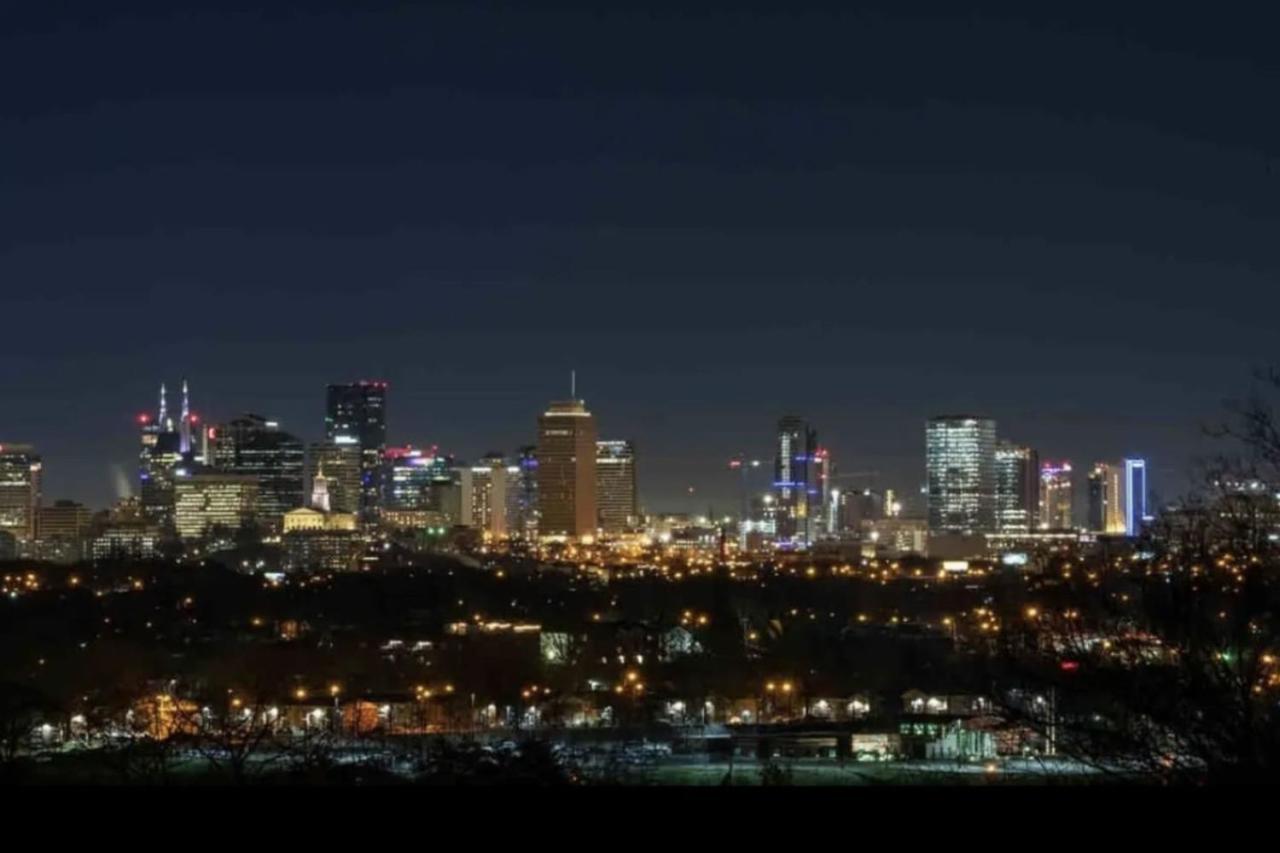 Luxury Four-Story Home, Rooftop Deck With Views, Pingpong! Sleeps 12! Nashville Exteriör bild
